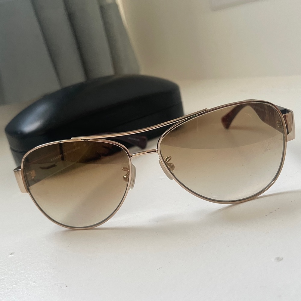 Coach Olivia Sunglasses LIKE NEW 🕶️